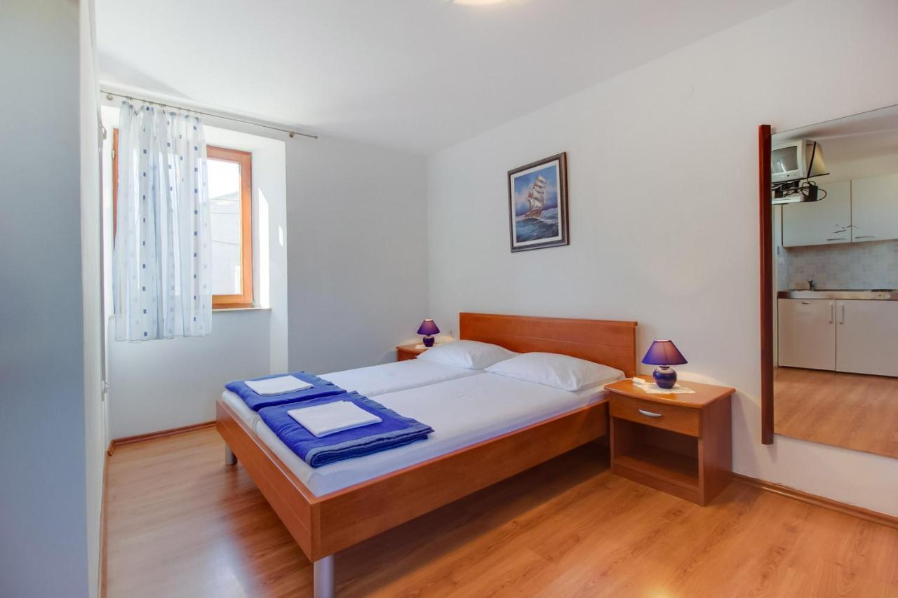Apartments Rosa มาลีโลชินจ์ ภายนอก รูปภาพ