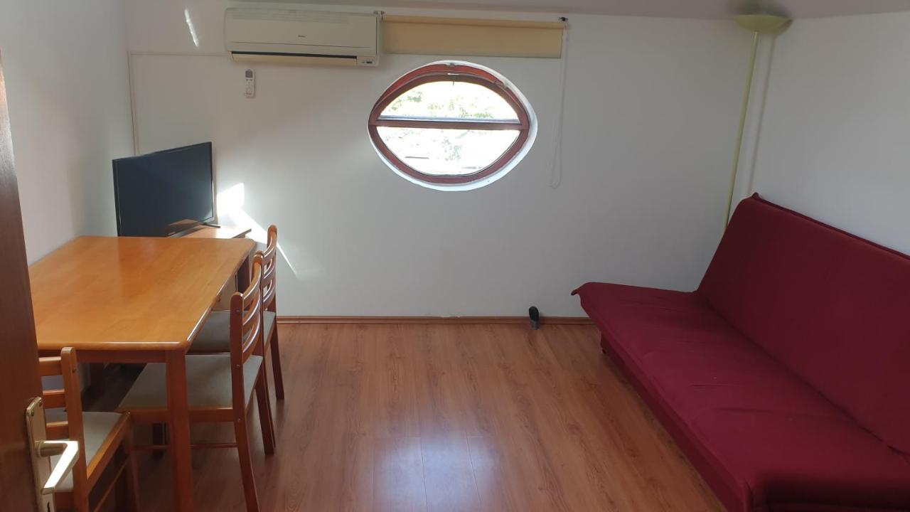 Apartments Rosa มาลีโลชินจ์ ภายนอก รูปภาพ